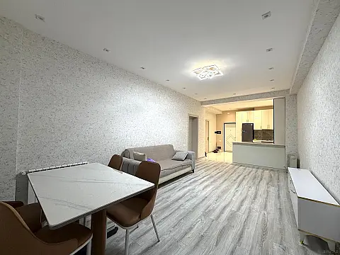 Kirayə verilir 2 otaqlı mənzil 80 m²