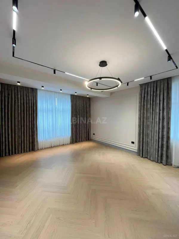 Satılır 4 otaqlı mənzil 118 m²