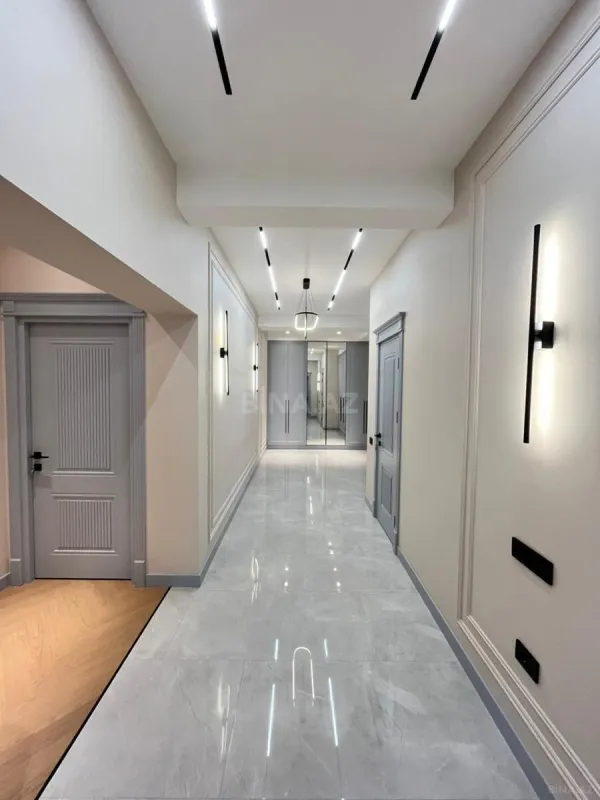Satılır 4 otaqlı mənzil 118 m²