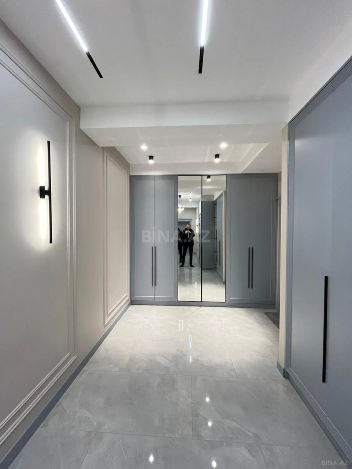 Satılır 4 otaqlı mənzil 118 m²