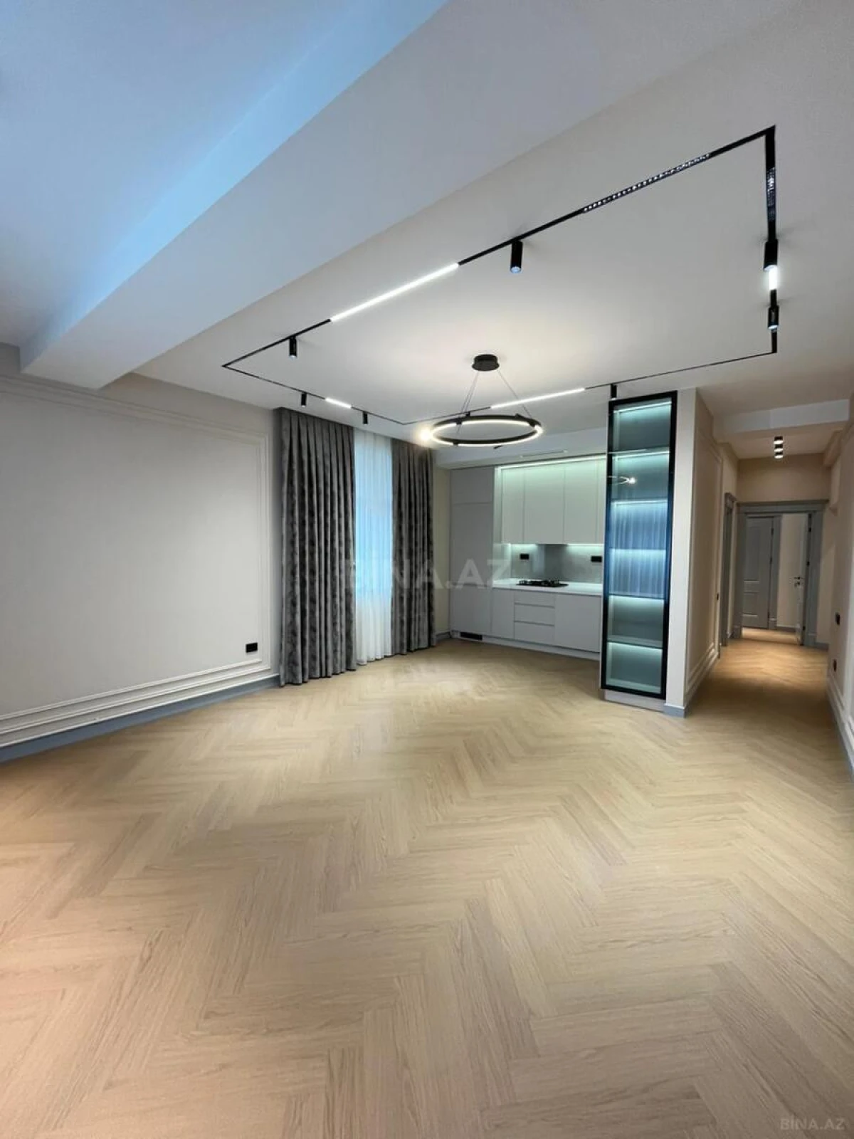 Satılır 4 otaqlı mənzil 118 m²