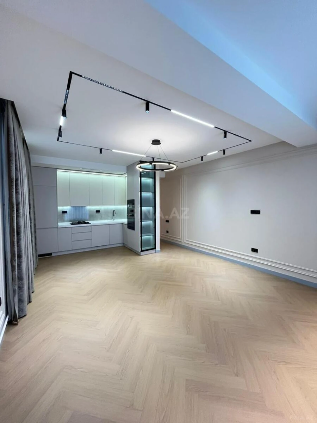 Satılır 4 otaqlı mənzil 118 m²