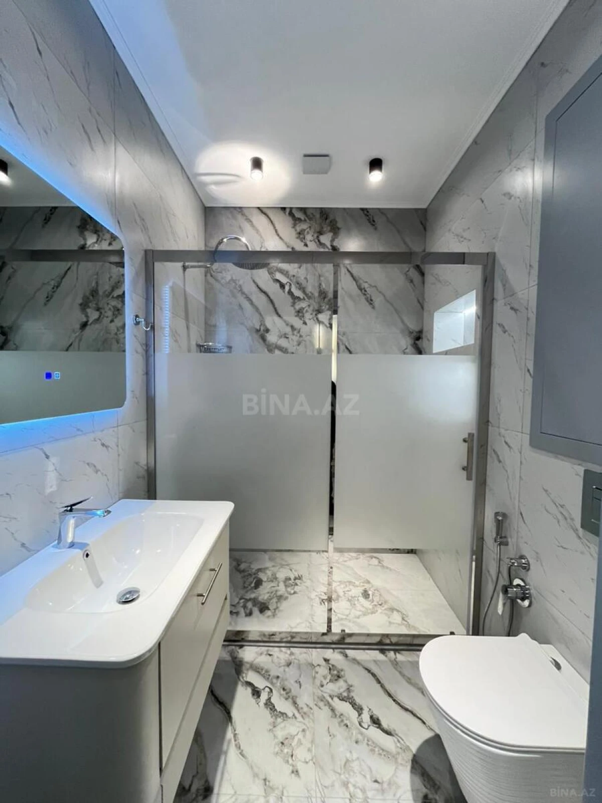 Satılır 4 otaqlı mənzil 118 m²