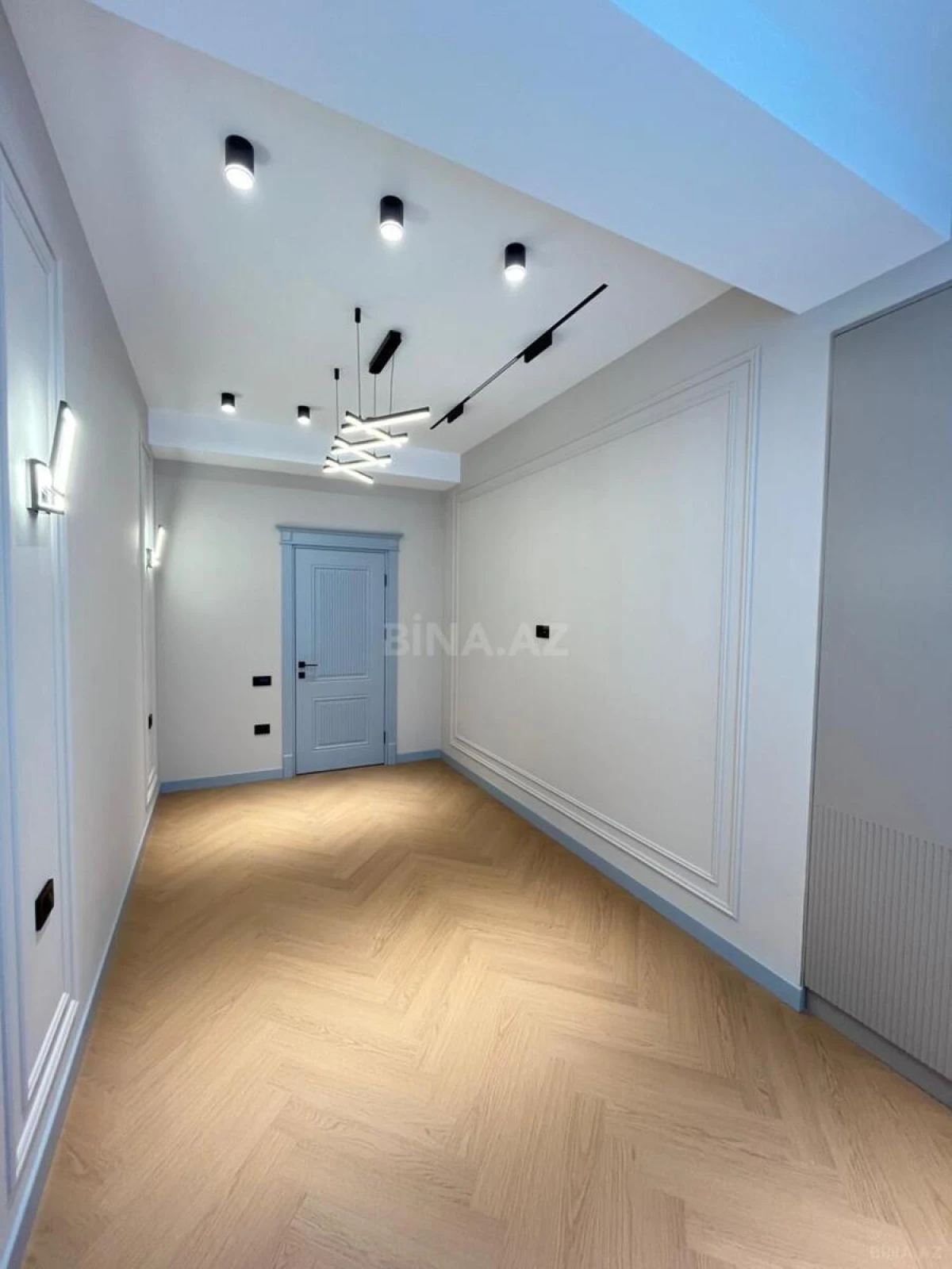 Satılır 4 otaqlı mənzil 118 m²