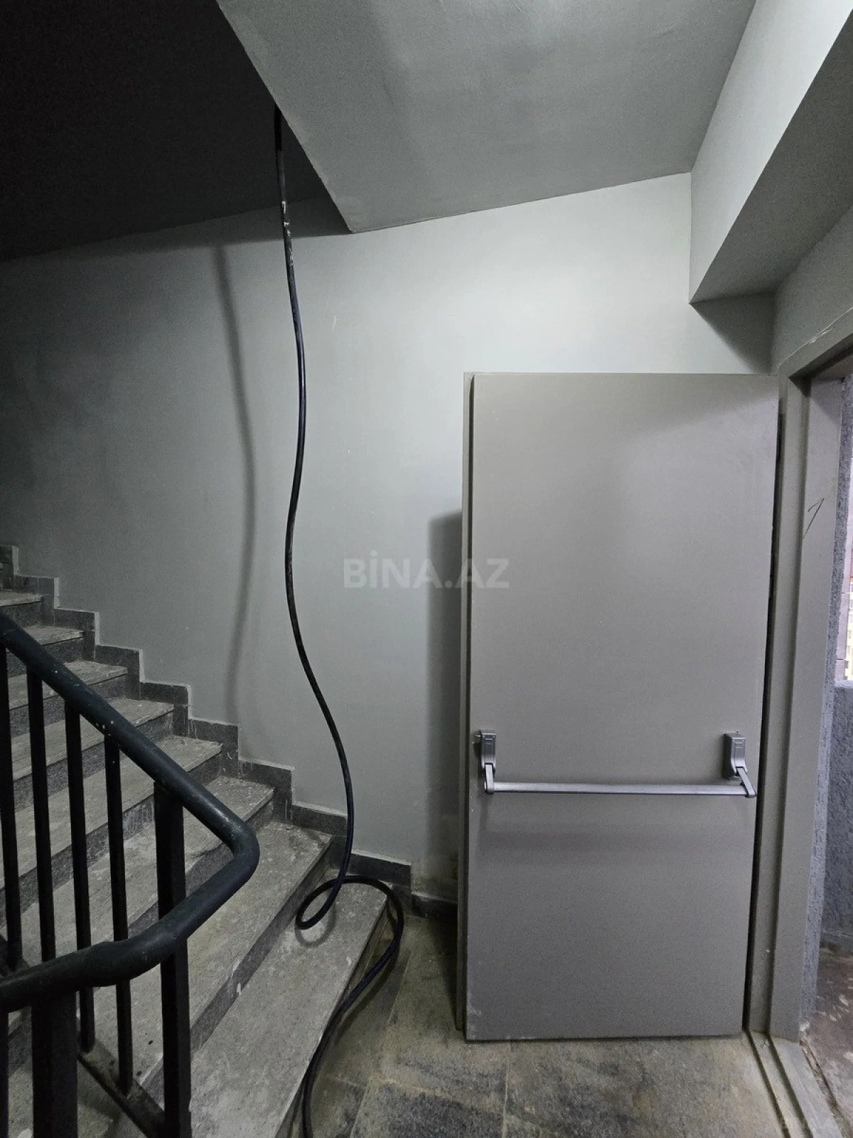 Satılır 2 otaqlı mənzil 75 m²
