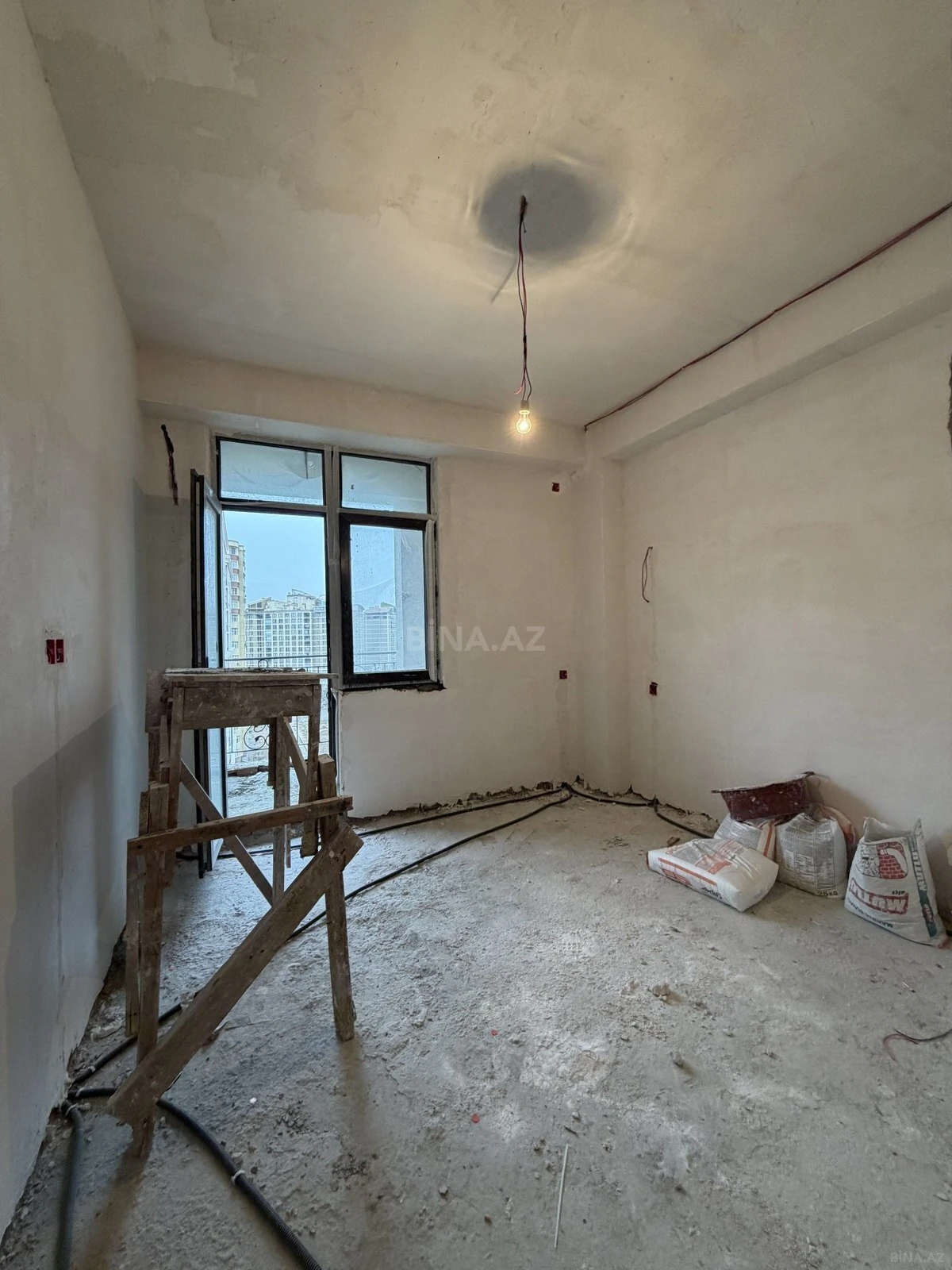 Satılır 3 otaqlı mənzil 81 m²
