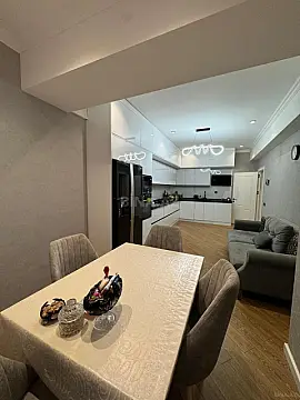 Satılır 3 otaqlı mənzil 135 m²