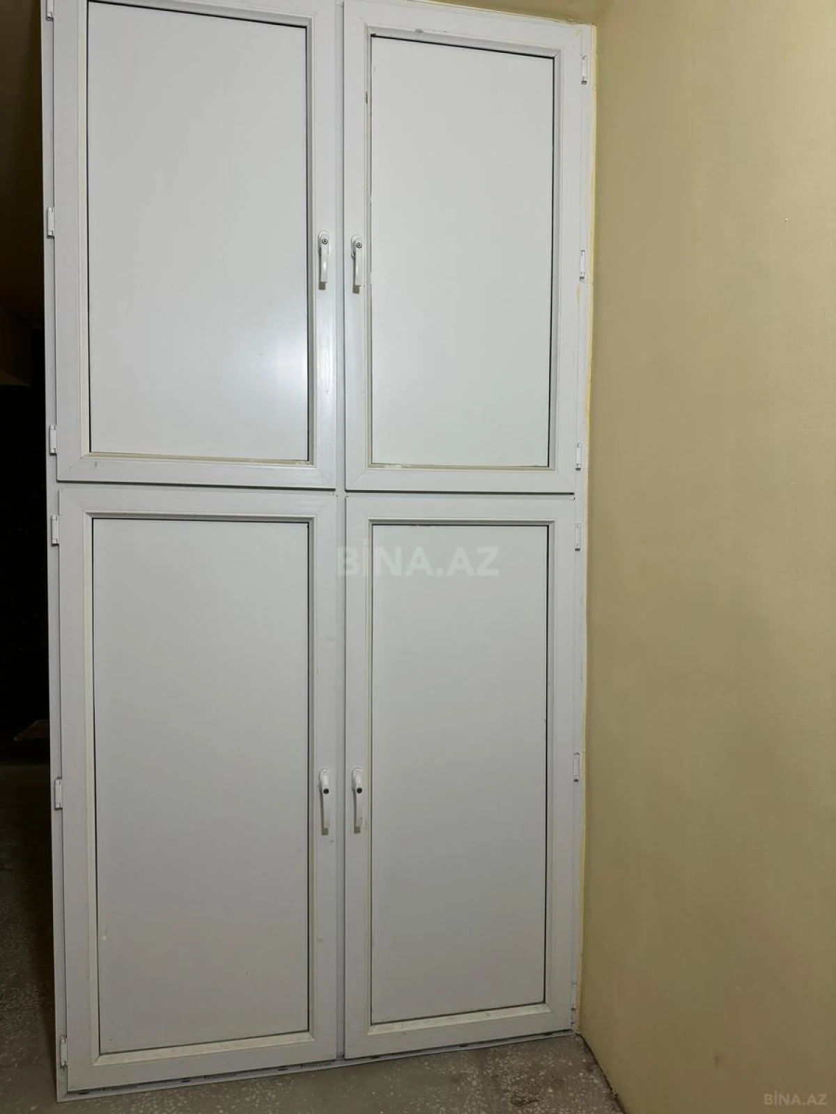 Satılır 3 otaqlı mənzil 135 m²