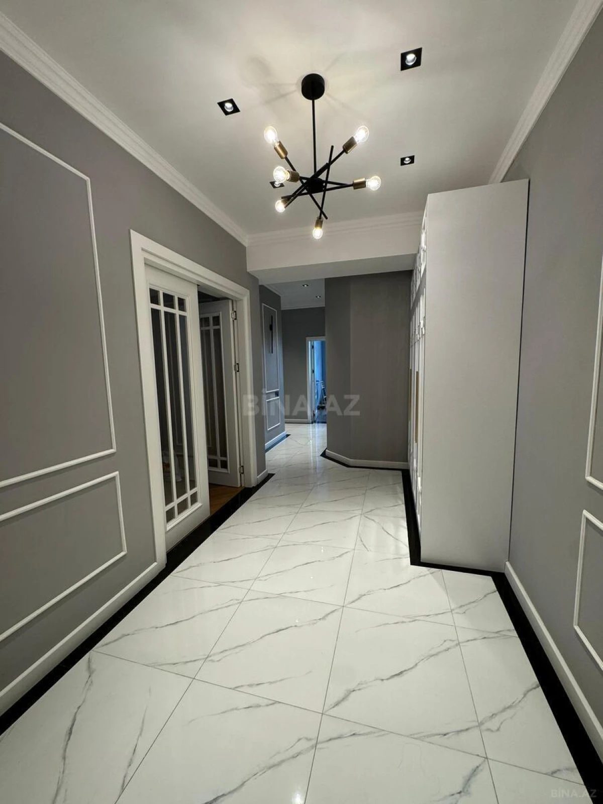 Satılır 3 otaqlı mənzil 135 m²