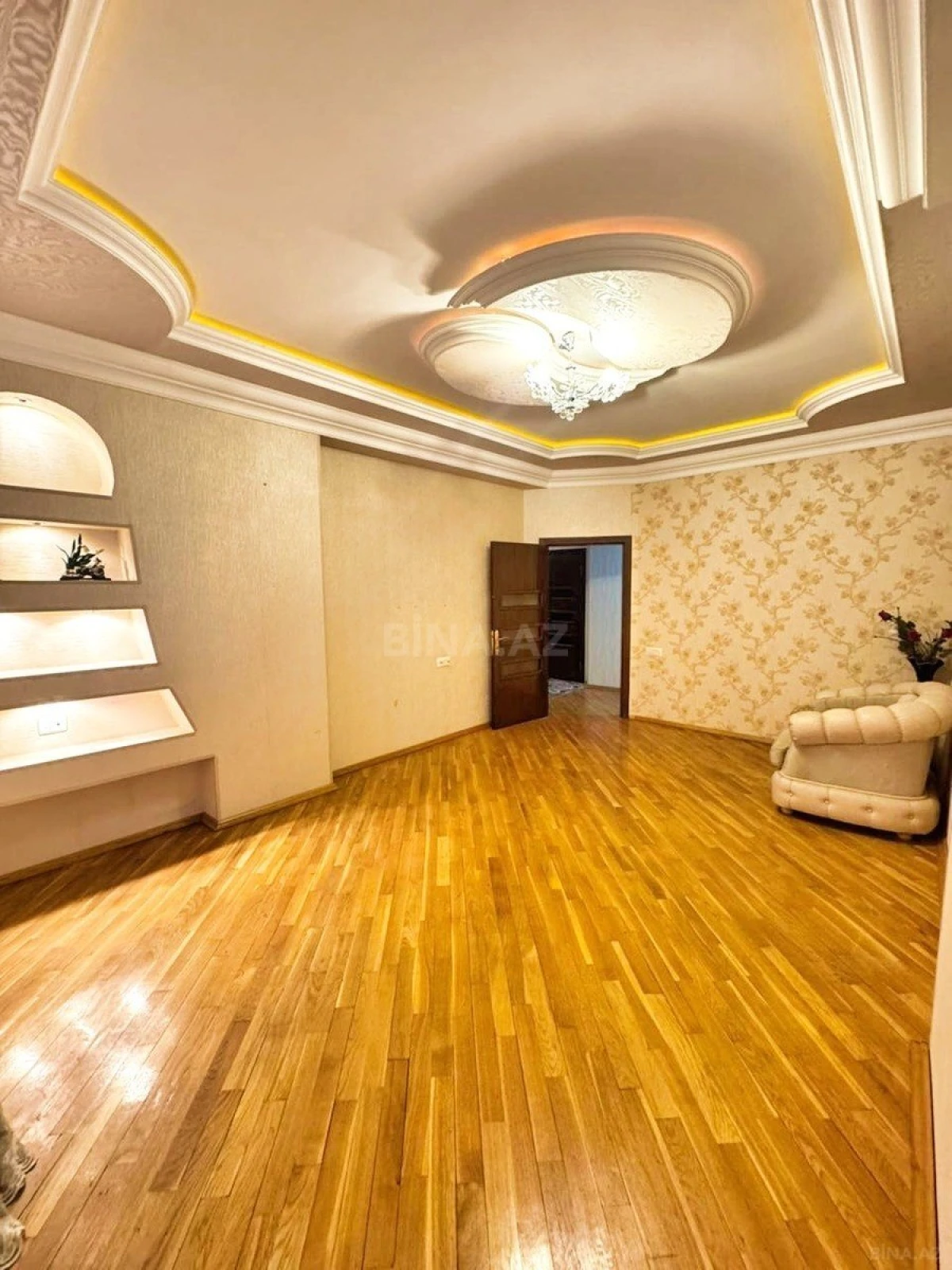 Satılır 3 otaqlı mənzil 115 m²