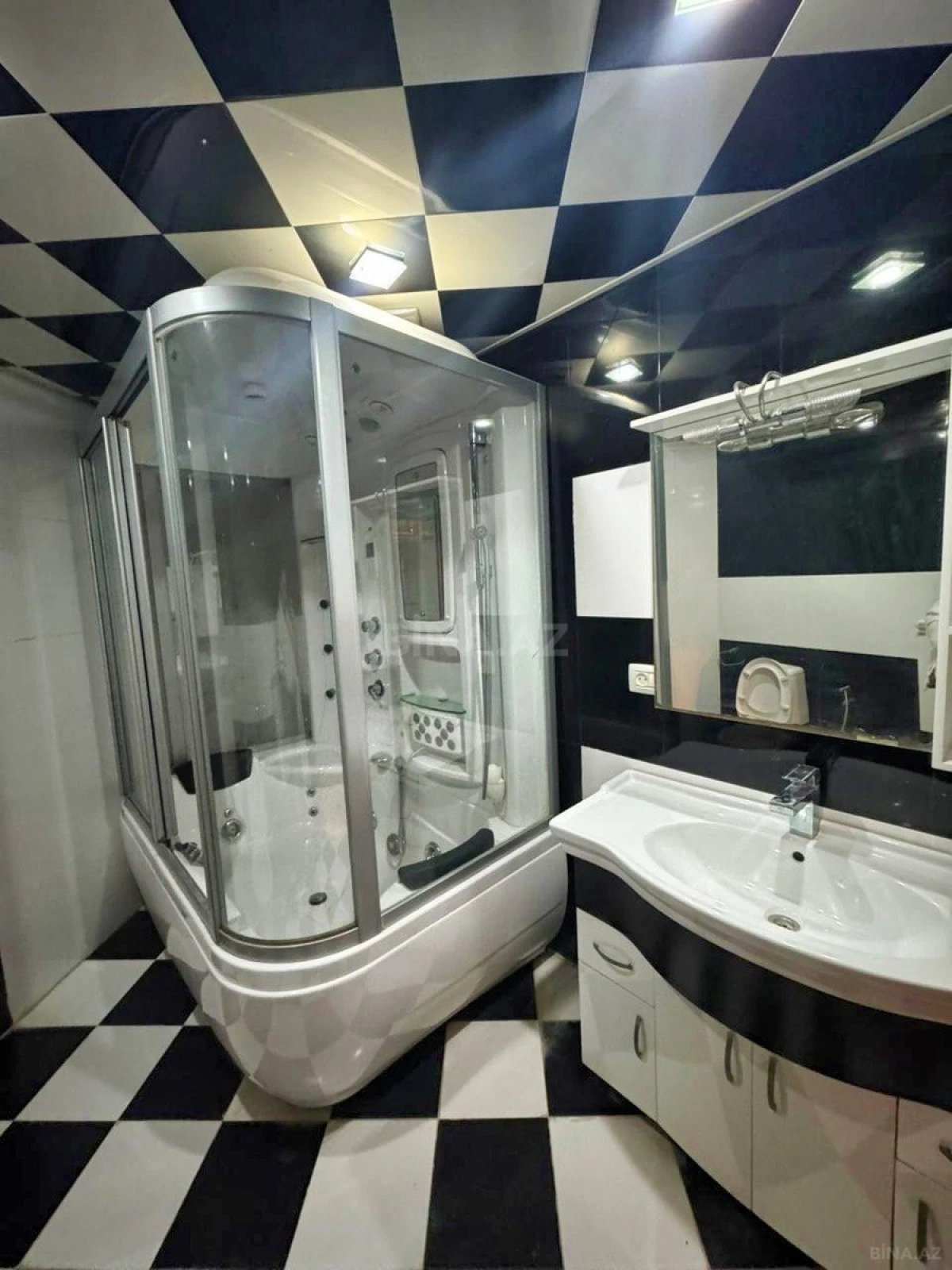 Satılır 3 otaqlı mənzil 115 m²