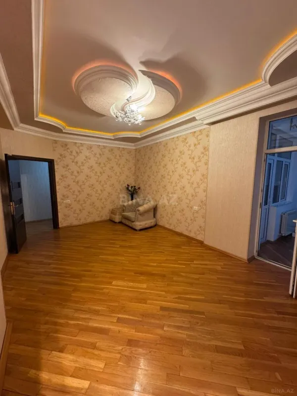 Satılır 3 otaqlı mənzil 115 m²