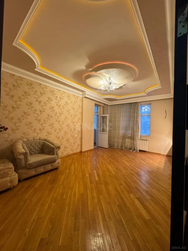 Satılır 3 otaqlı mənzil 115 m²