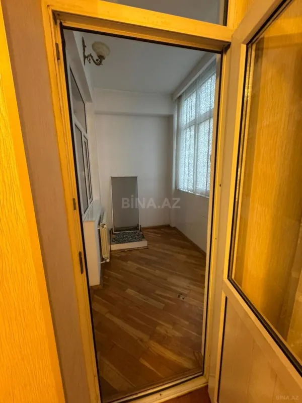 Satılır 3 otaqlı mənzil 115 m²