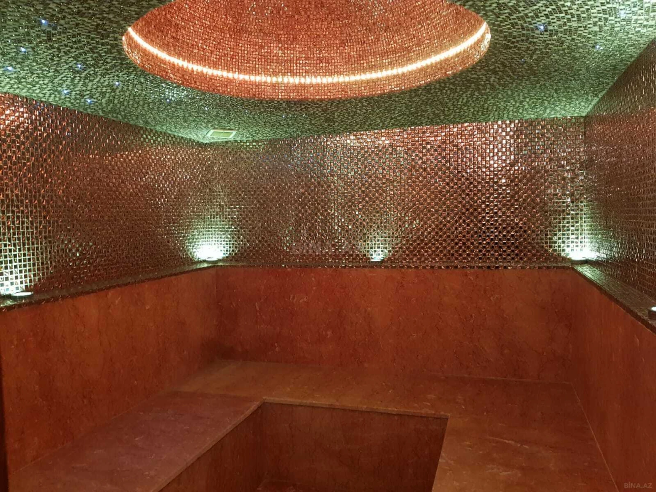 Satılır 5 otaqlı həyət evi 381 m²