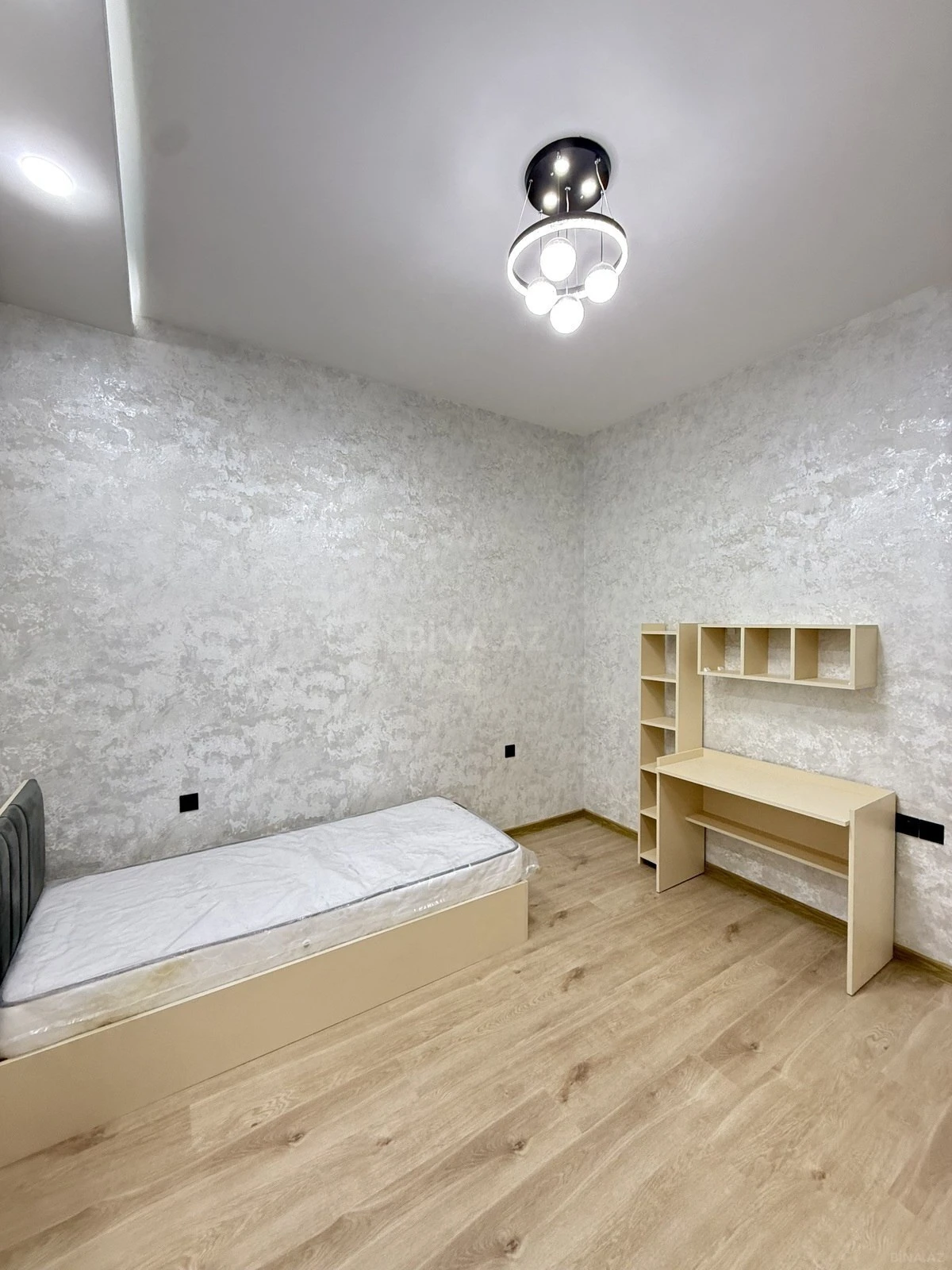 Satılır 4 otaqlı həyət evi 160 m²