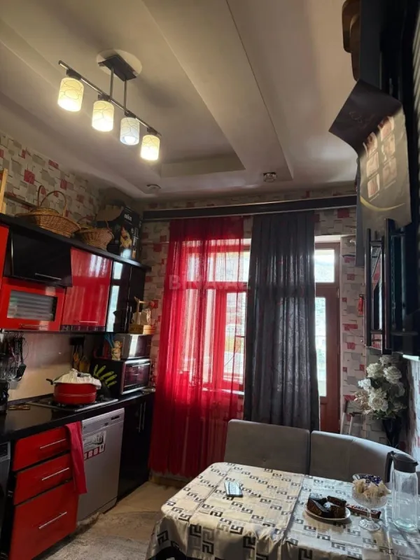Satılır 2 otaqlı mənzil 78 m²