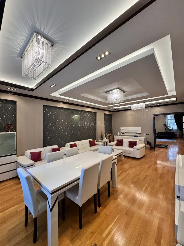 Satılır 4 otaqlı mənzil 222 m²