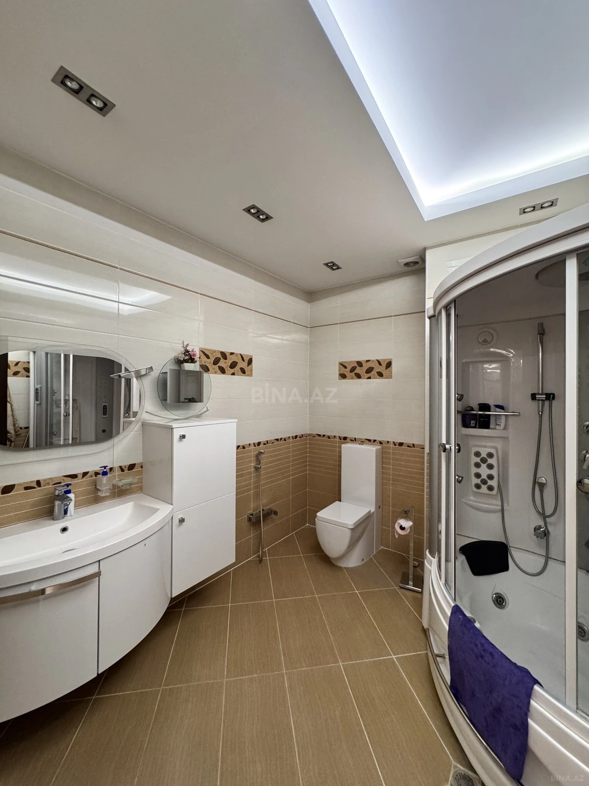 Satılır 4 otaqlı mənzil 222 m²