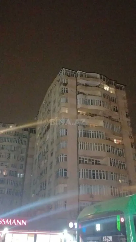 Satılır 3 otaqlı mənzil 128 m²