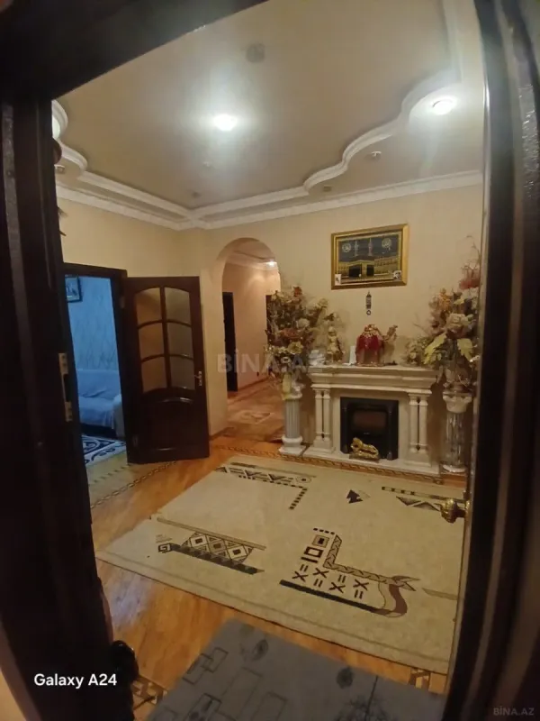 Satılır 3 otaqlı mənzil 128 m²