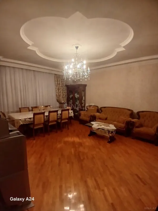Satılır 3 otaqlı mənzil 128 m²