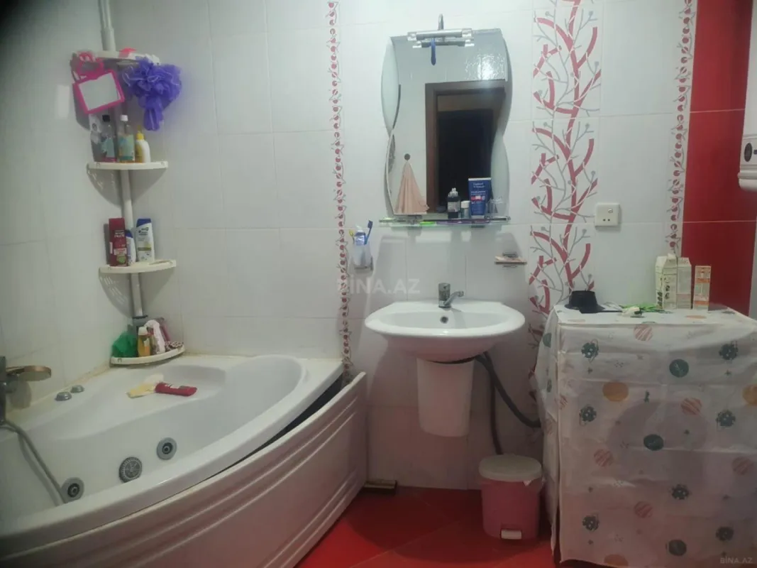 Kirayə verilir 2 otaqlı mənzil 95 m²