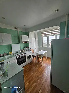 Satılır 4 otaqlı mənzil 100 m²