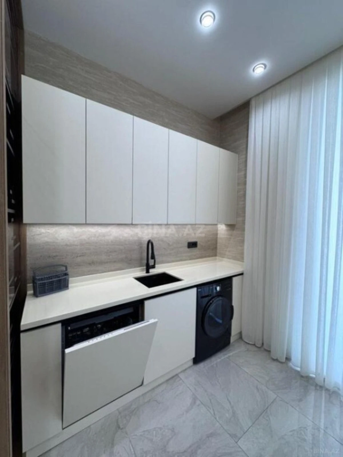 Kirayə verilir 3 otaqlı mənzil 100 m²
