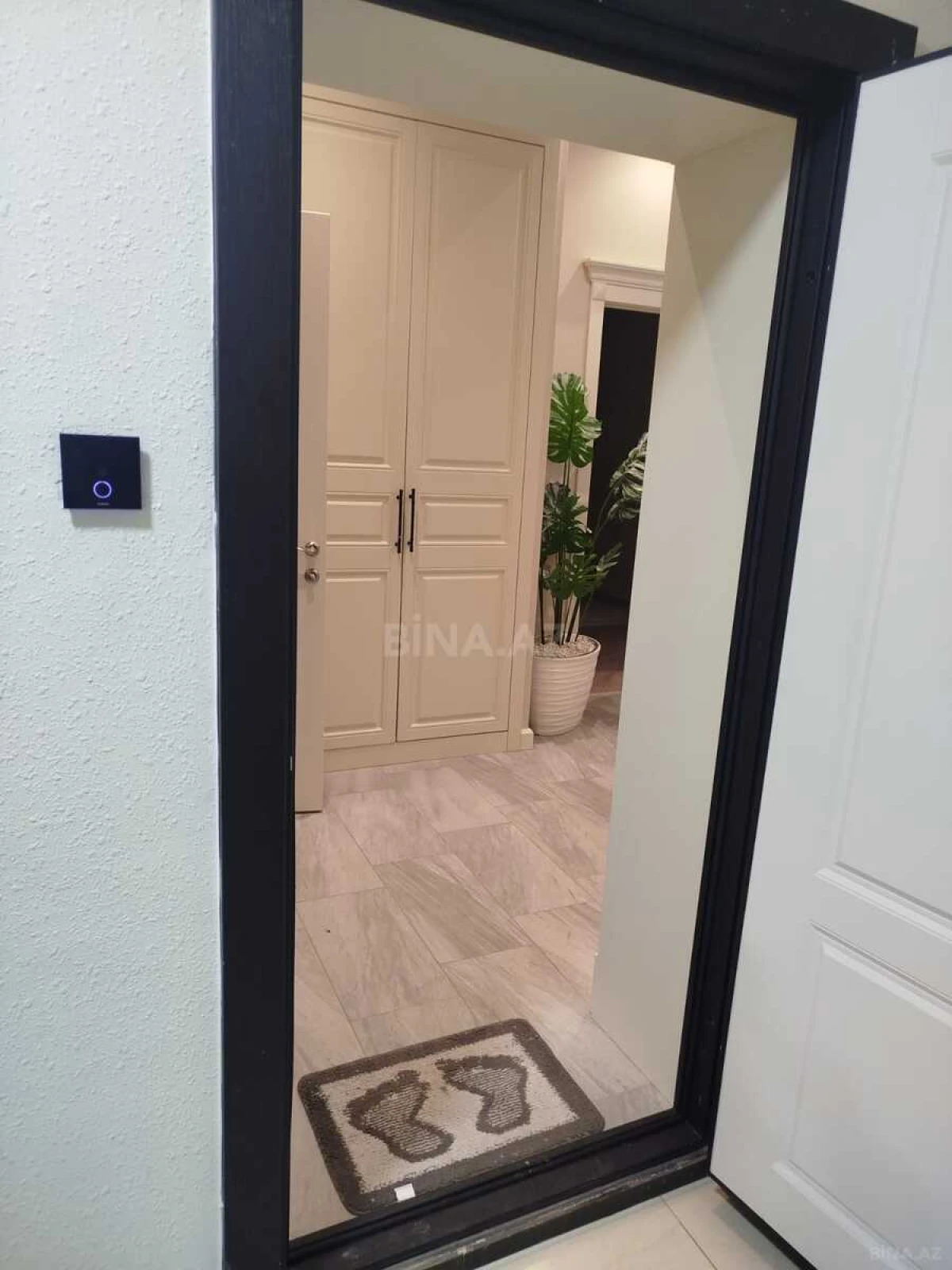 Kirayə verilir 3 otaqlı mənzil 146 m²