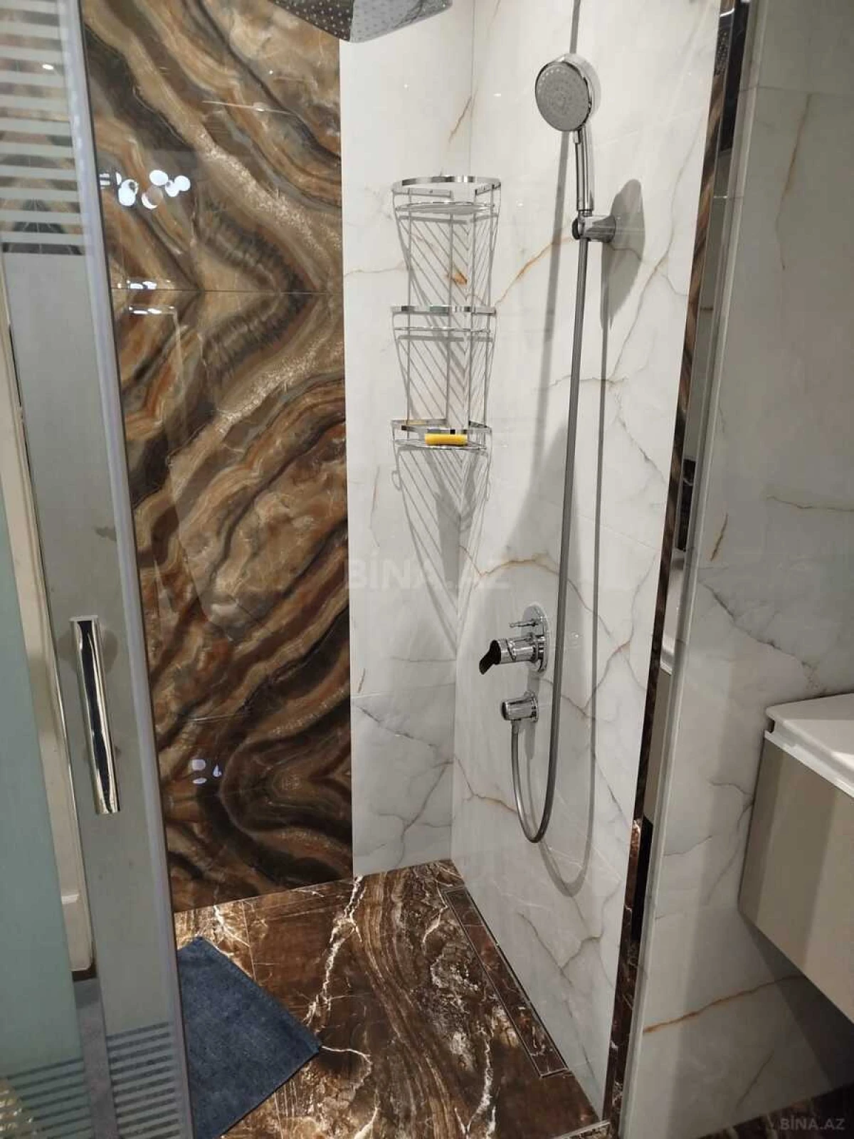 Kirayə verilir 3 otaqlı mənzil 146 m²