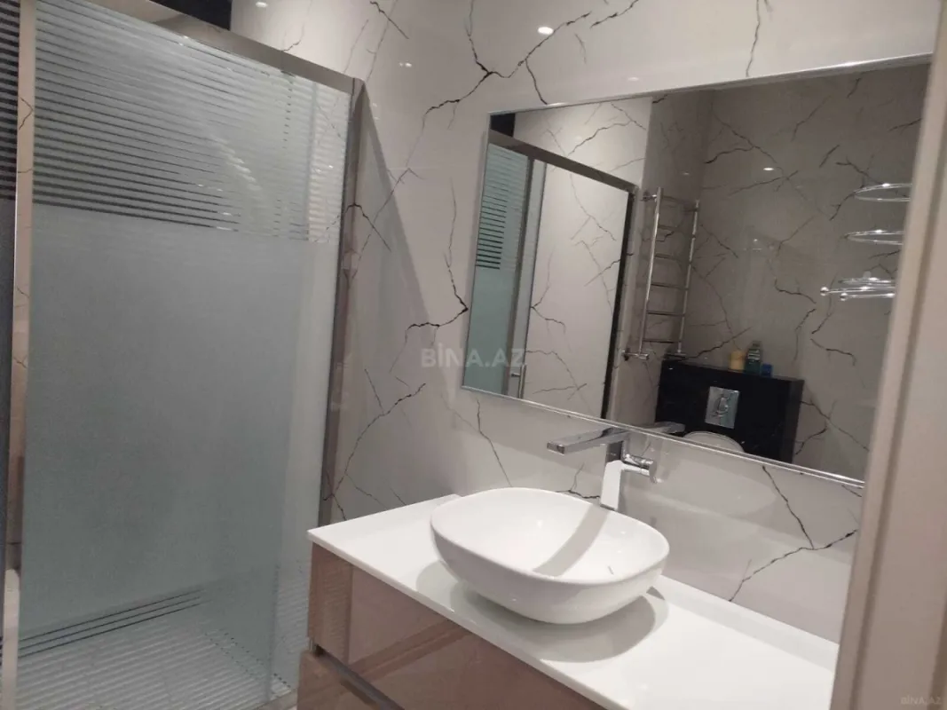 Kirayə verilir 3 otaqlı mənzil 146 m²