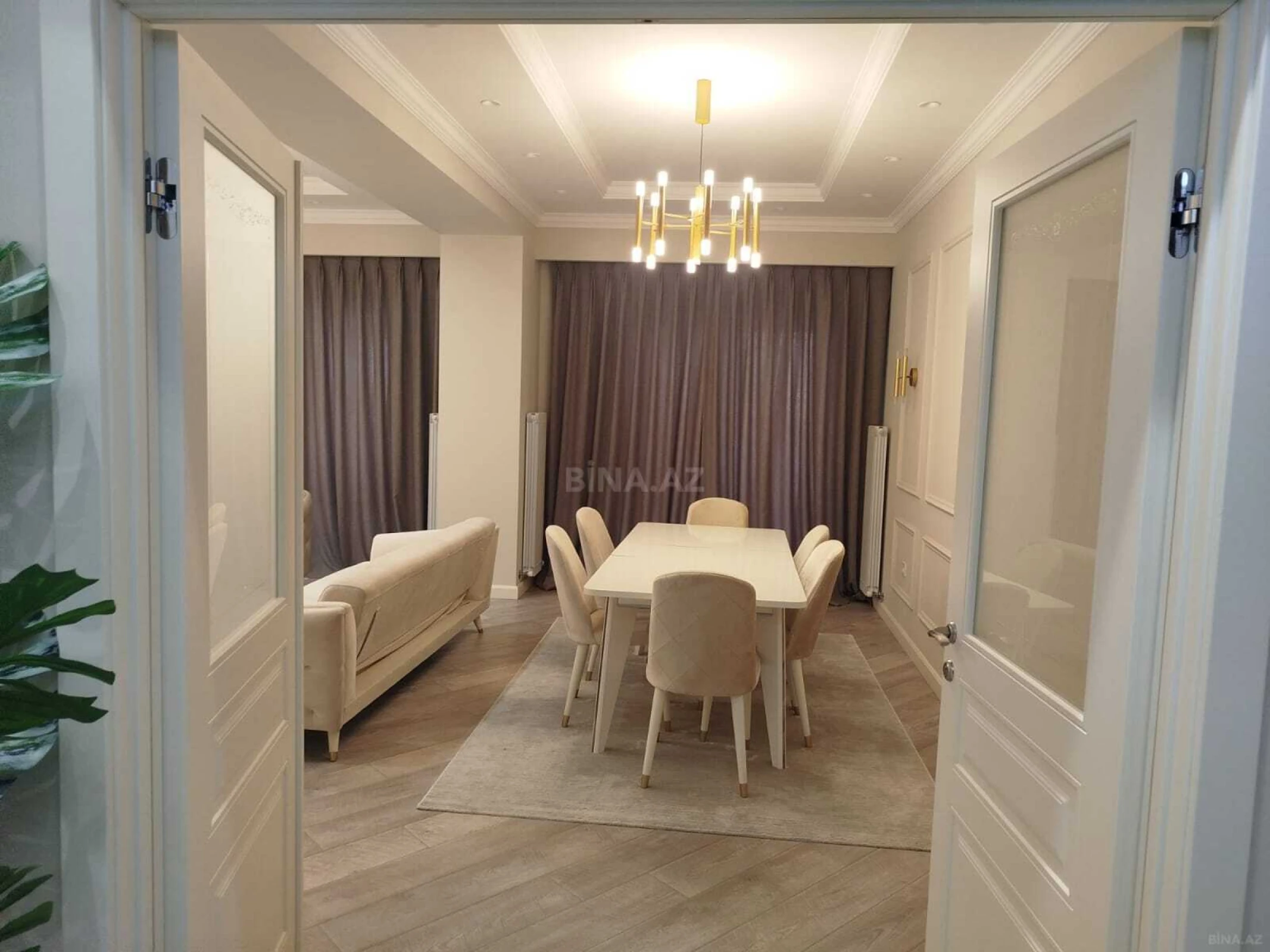 Kirayə verilir 3 otaqlı mənzil 146 m²