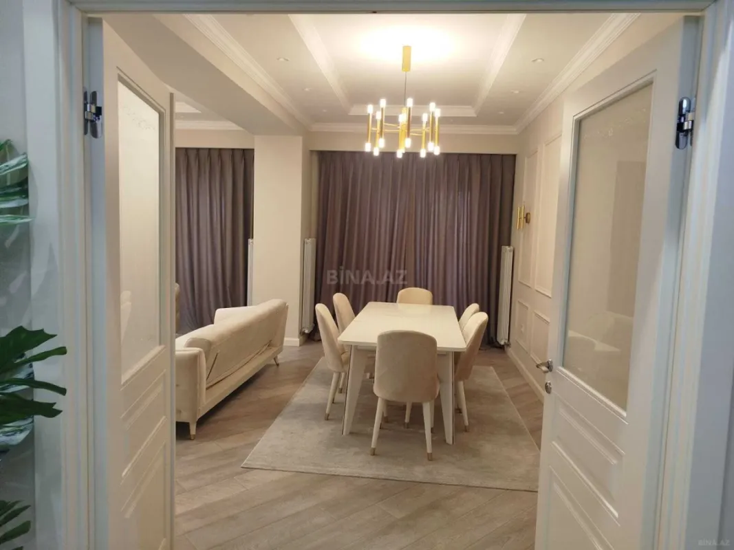 Kirayə verilir 3 otaqlı mənzil 146 m²