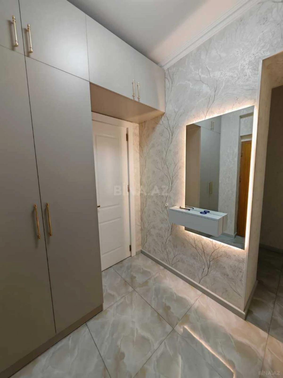 Satılır 2 otaqlı mənzil 85 m²