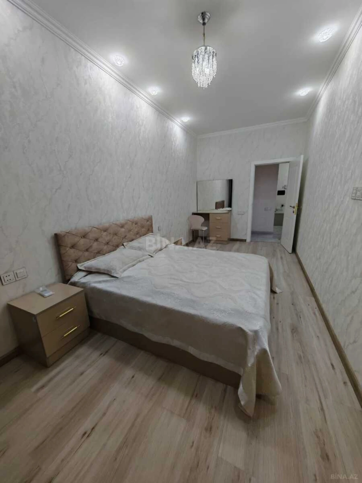 Satılır 2 otaqlı mənzil 85 m²