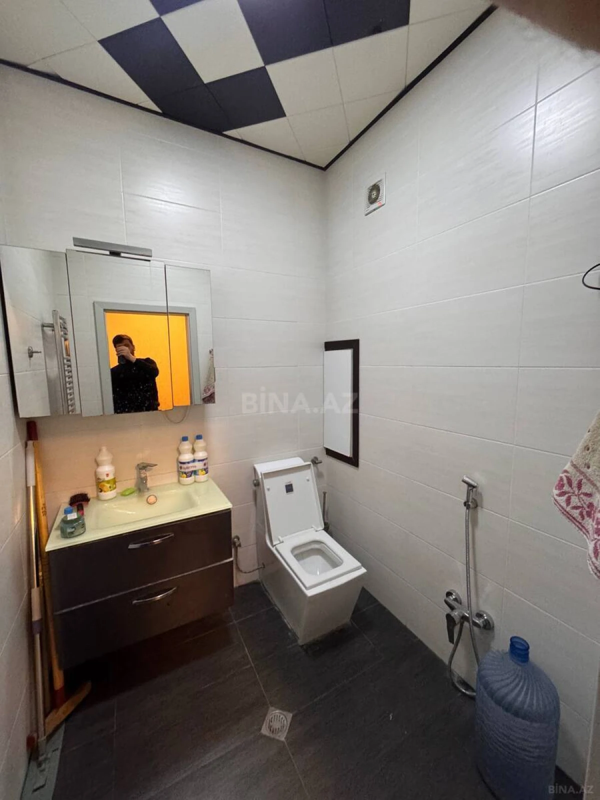 Satılır 3 otaqlı mənzil 136 m²
