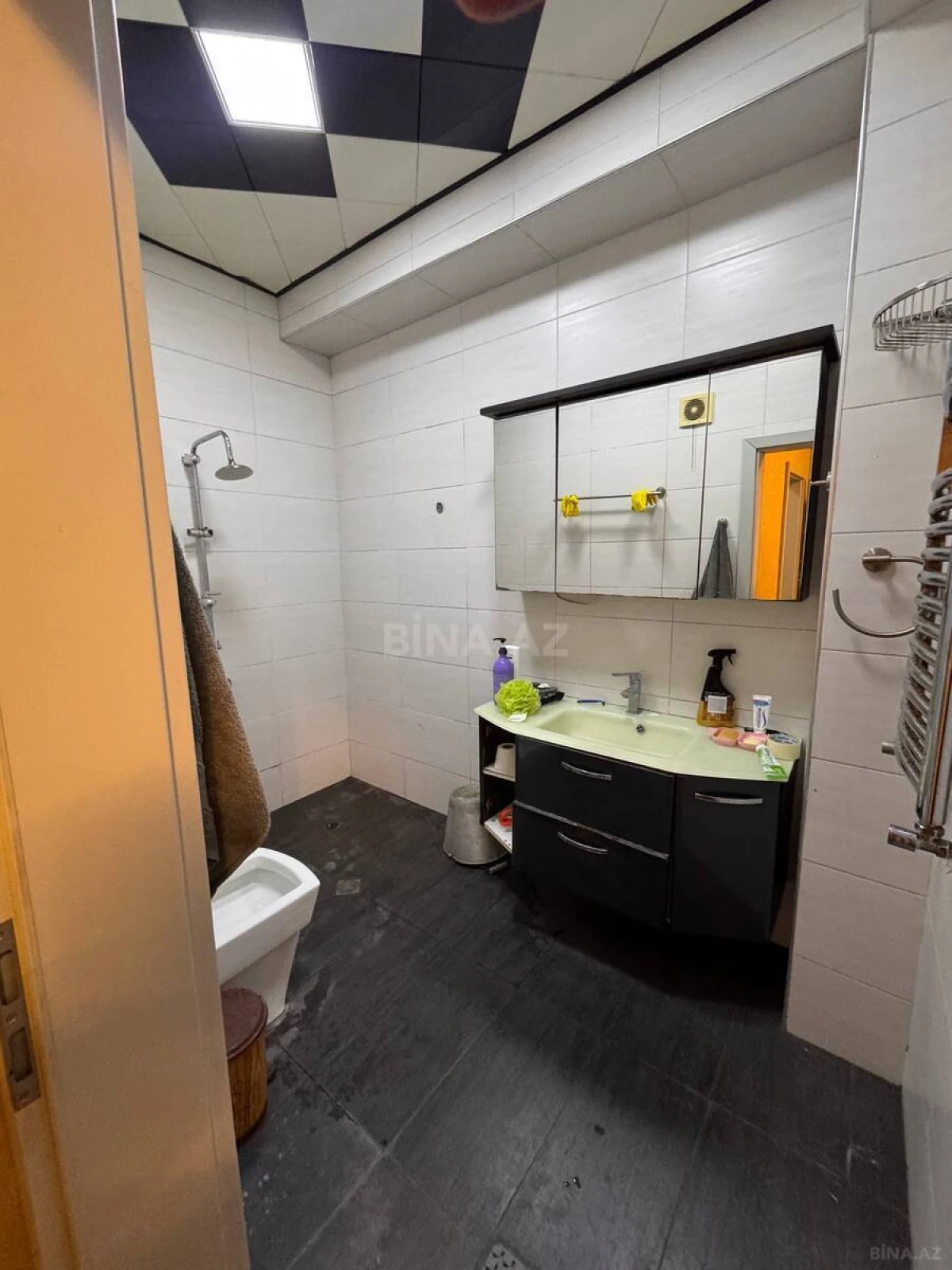 Satılır 3 otaqlı mənzil 136 m²