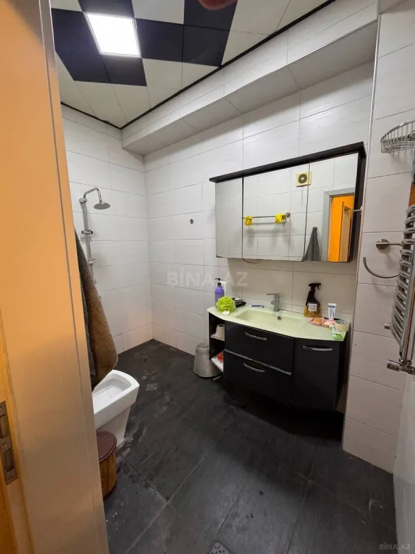 Satılır 3 otaqlı mənzil 136 m²