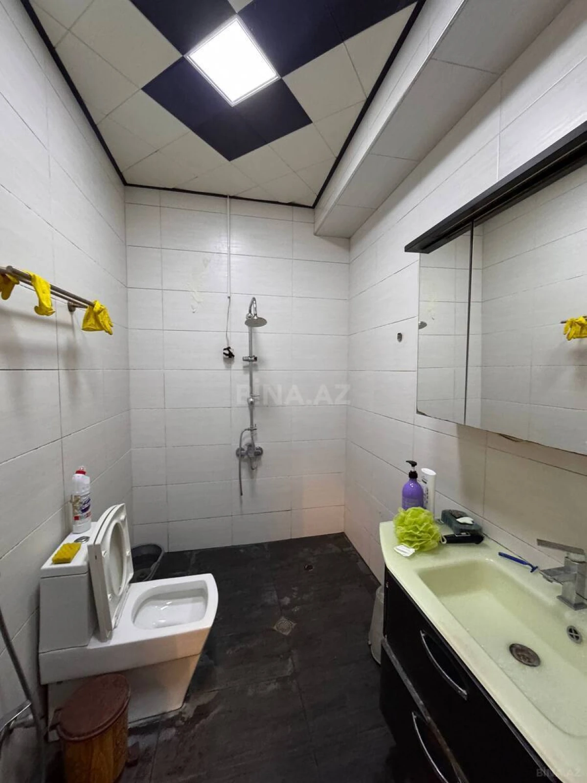 Satılır 3 otaqlı mənzil 136 m²