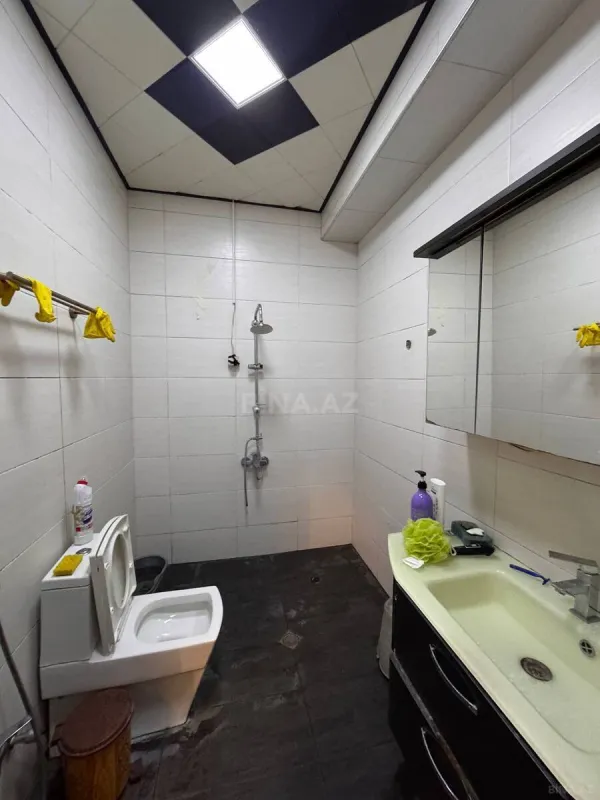 Satılır 3 otaqlı mənzil 136 m²