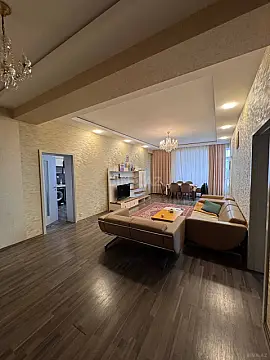 Satılır 3 otaqlı mənzil 136 m²