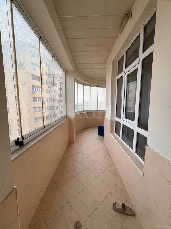 Satılır 3 otaqlı mənzil 136 m²