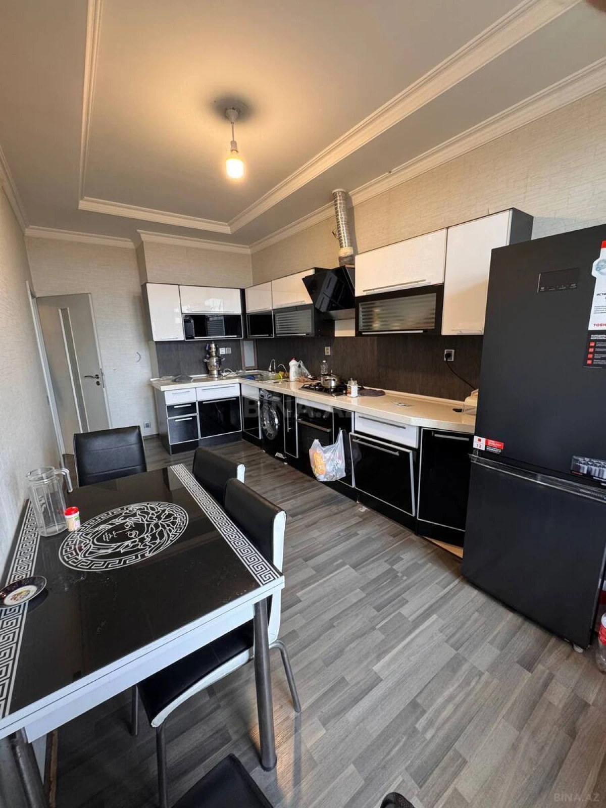 Satılır 3 otaqlı mənzil 136 m²