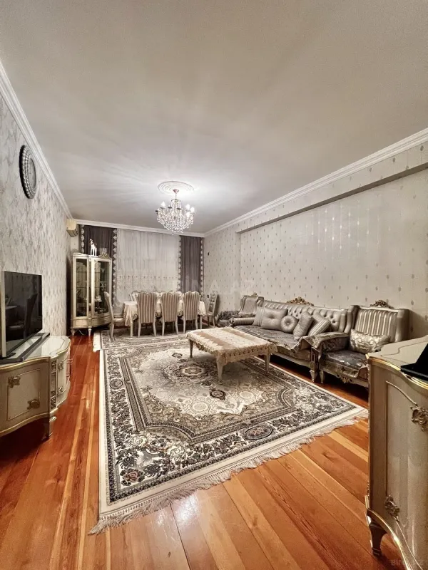 Satılır 3 otaqlı mənzil 105 m²