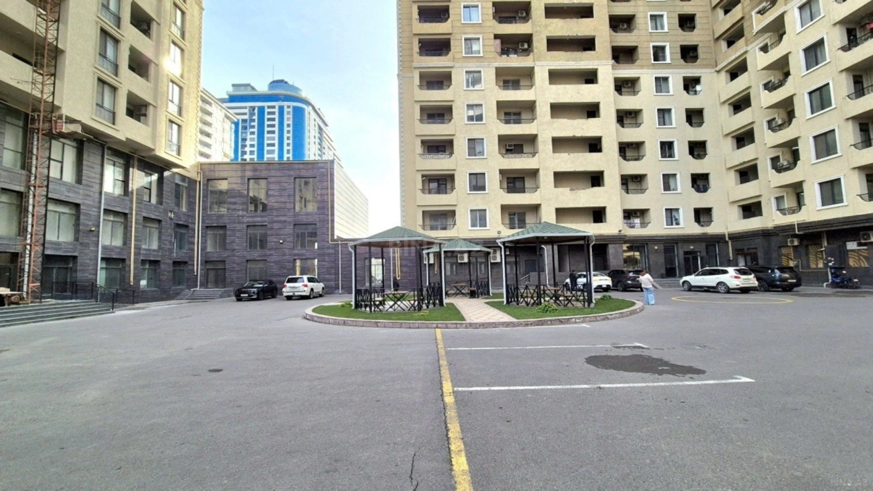 Satılır 3 otaqlı mənzil 91 m²