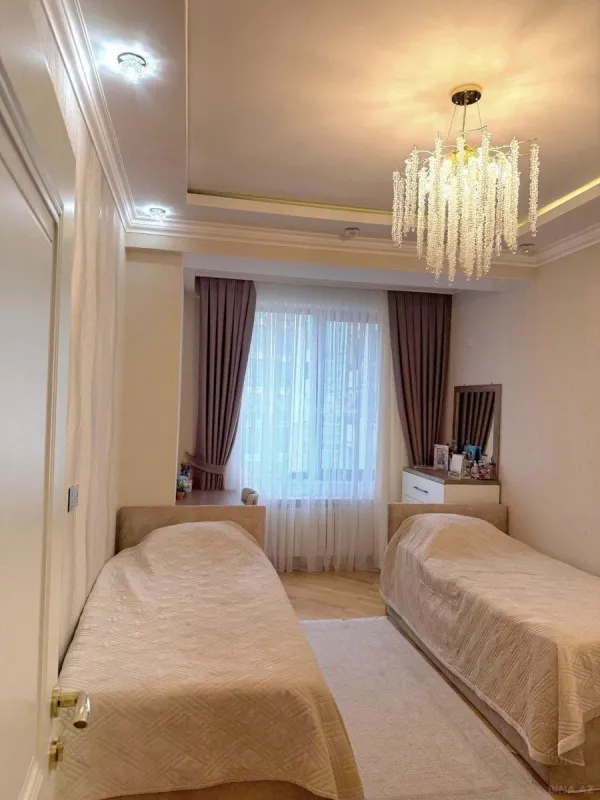 Satılır 3 otaqlı mənzil 91 m²