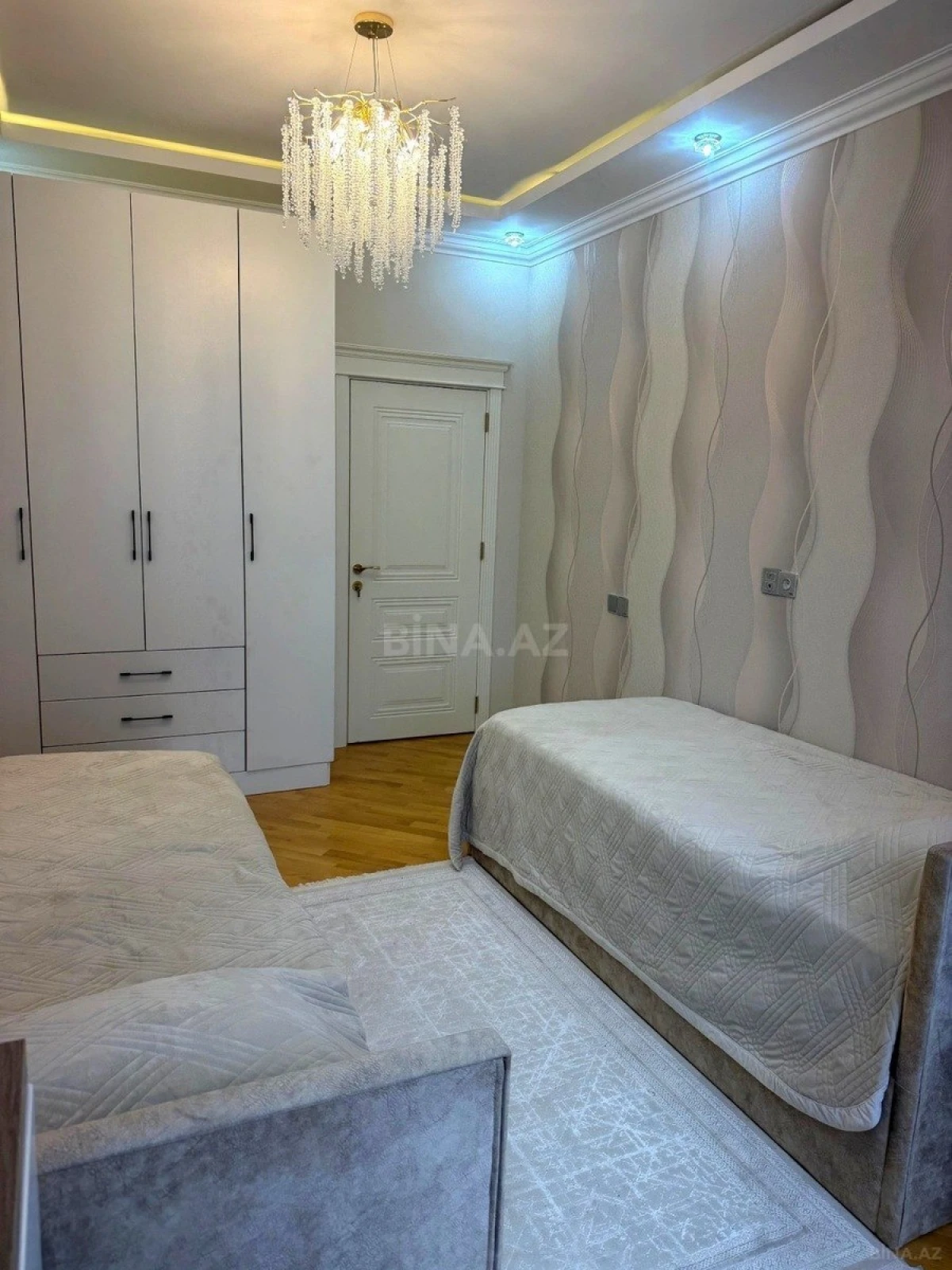 Satılır 3 otaqlı mənzil 91 m²