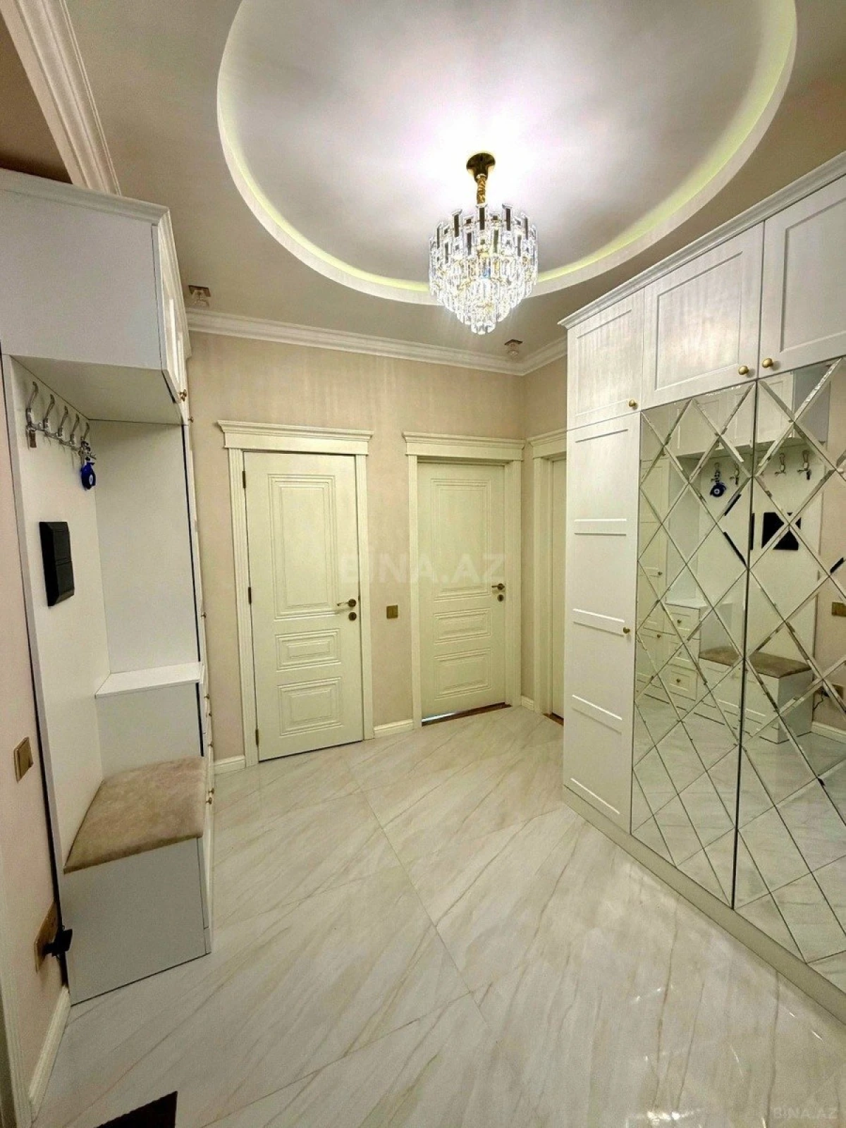 Satılır 3 otaqlı mənzil 91 m²