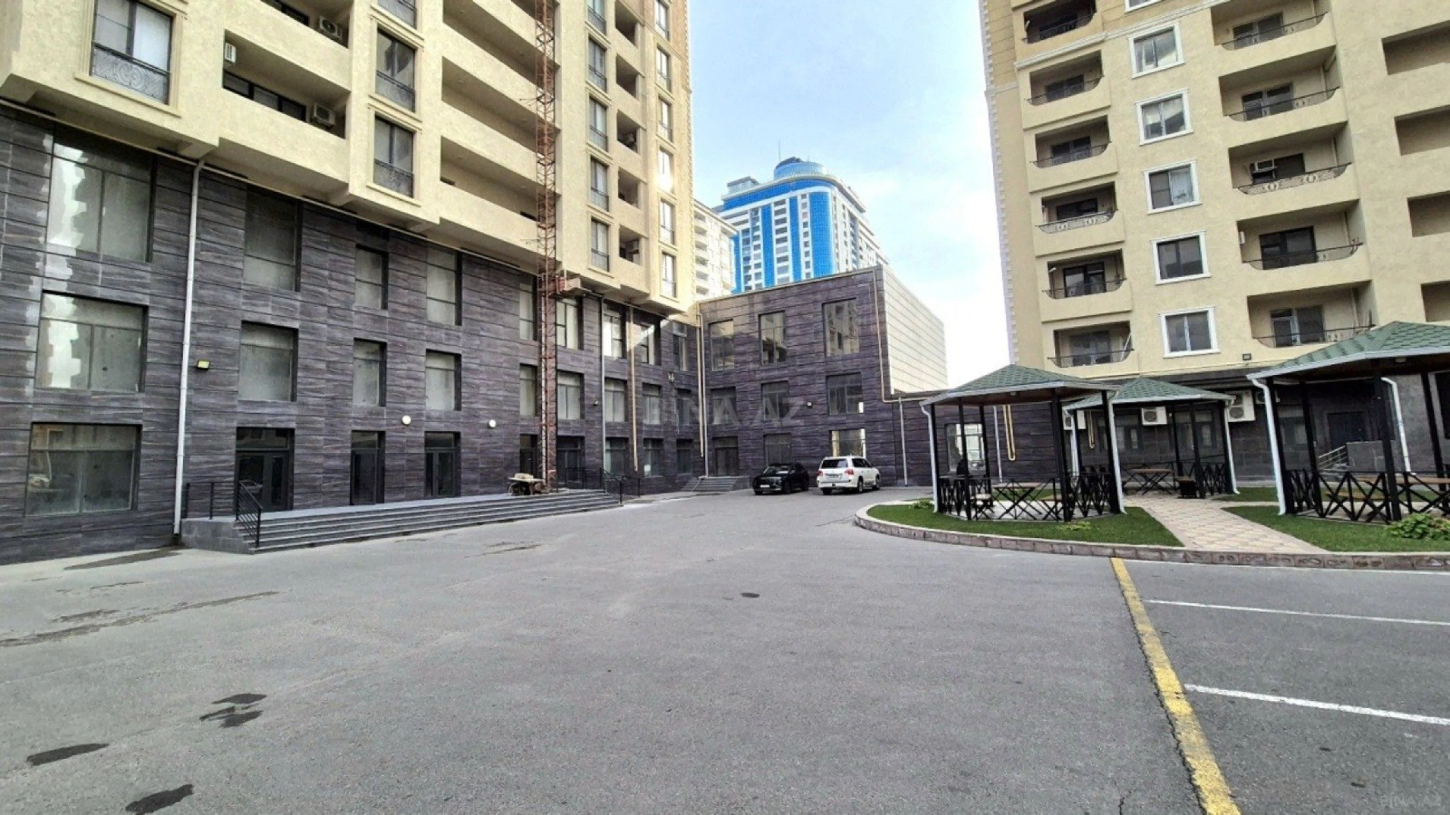 Satılır 3 otaqlı mənzil 91 m²